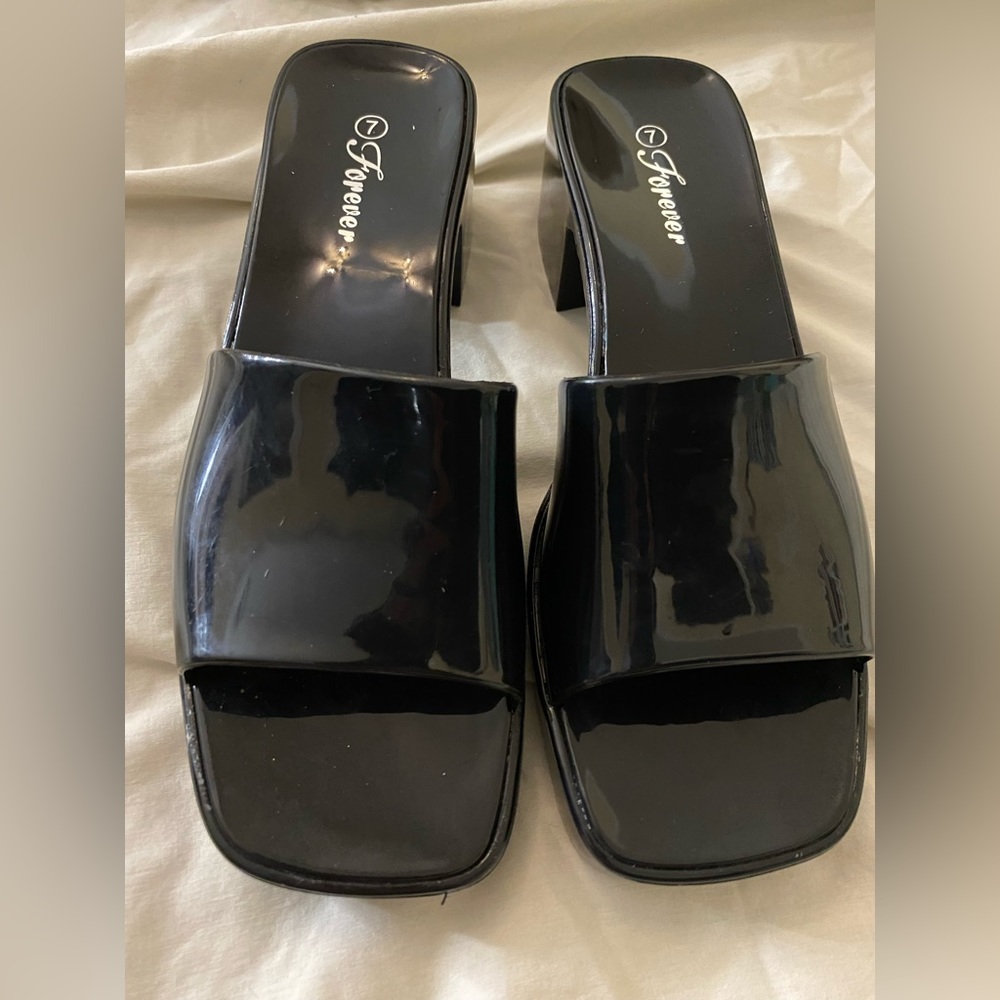 Jelly Open-Toe Block Heels 🖤
